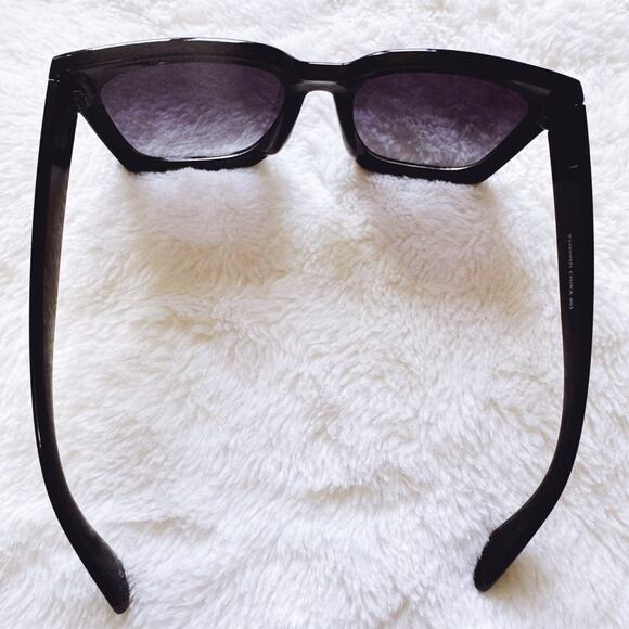 Liora Black Oversized Bold Sunglasses - Picture 9 of 13